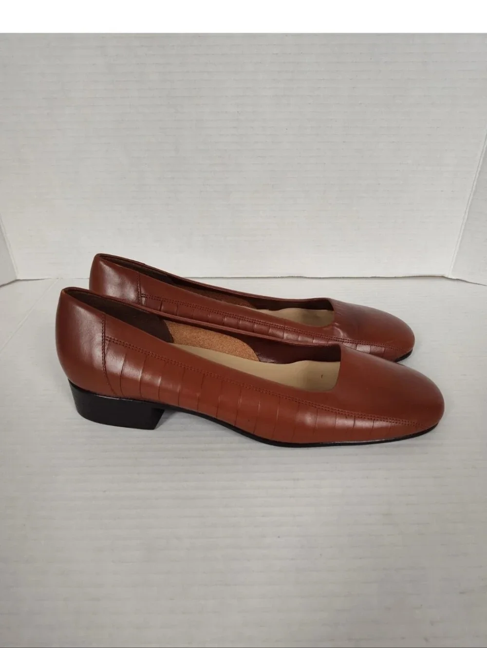 Naturalizer Leather Loafers Womens Size 8.5W Low Heel Comfort Light Brown